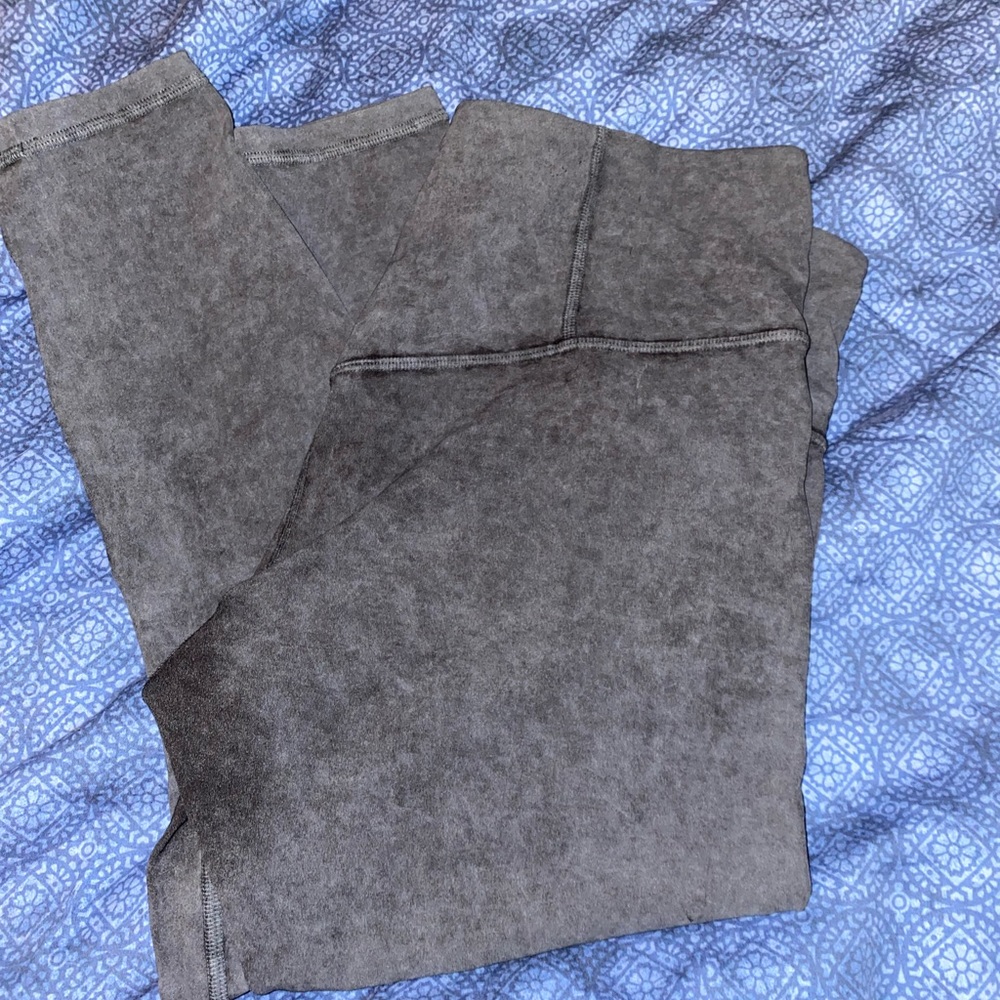 Athleta Elation garnet dye 7/8 tight - like new!!